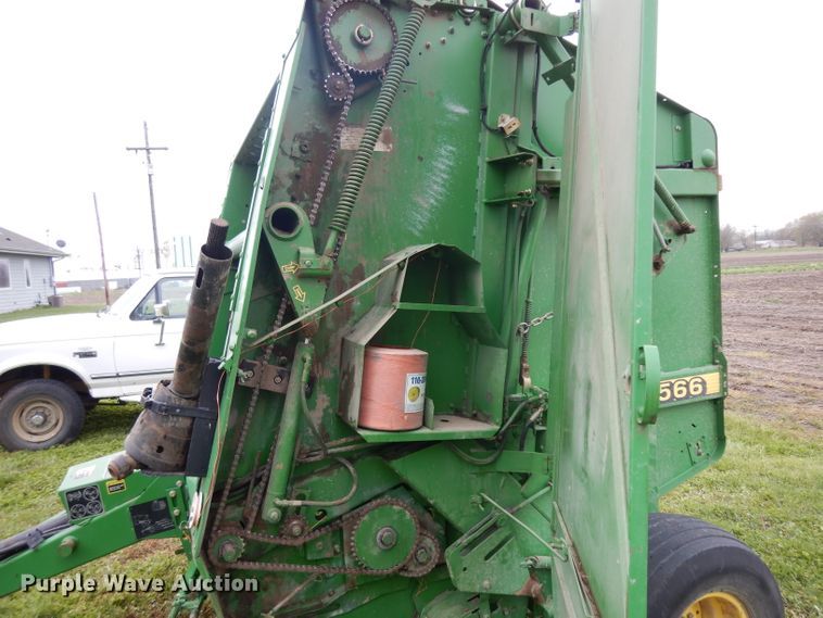 image for item GY9055 1998 John Deere 566 round baler