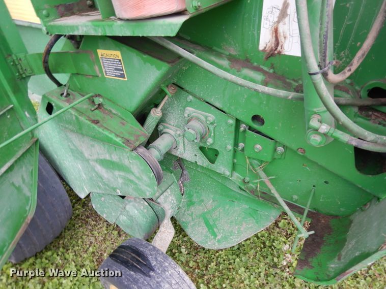 image for item GY9055 1998 John Deere 566 round baler