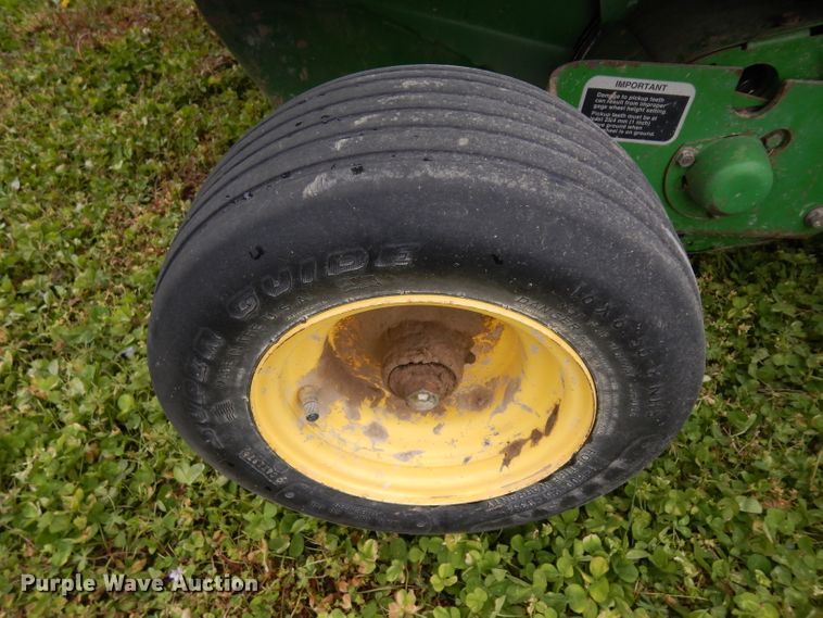 image for item GY9055 1998 John Deere 566 round baler