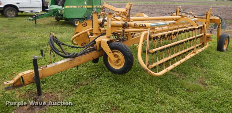 image for item GY9056 Vermeer R23A hay rake