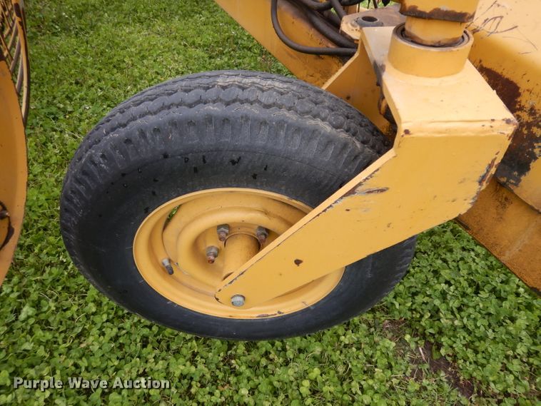 image for item GY9056 Vermeer R23A hay rake