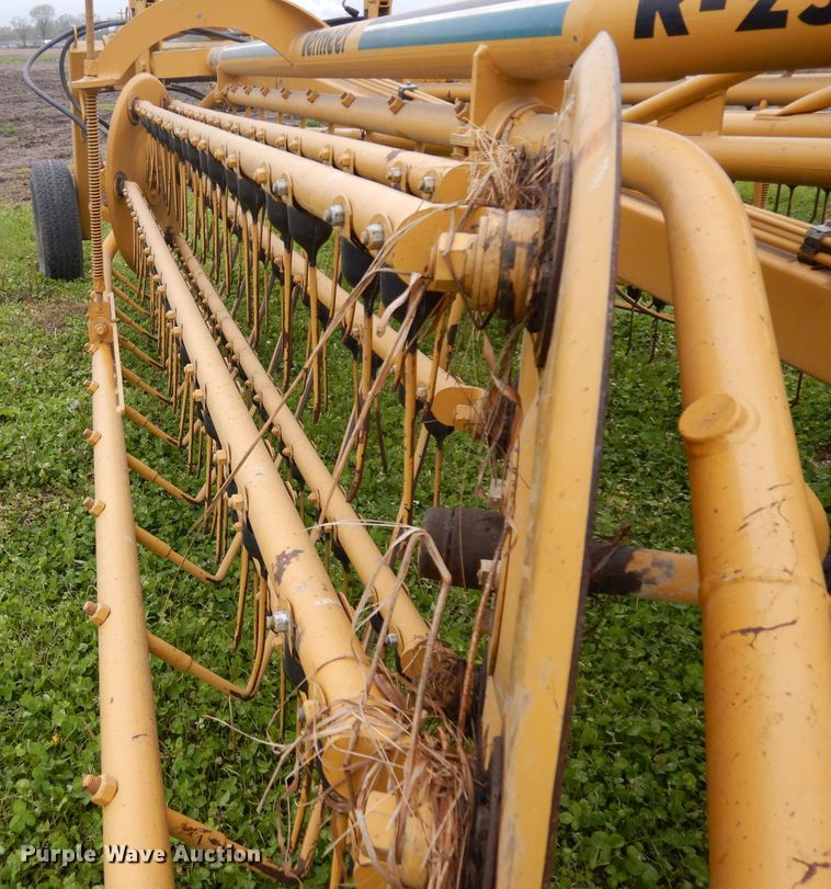 image for item GY9056 Vermeer R23A hay rake