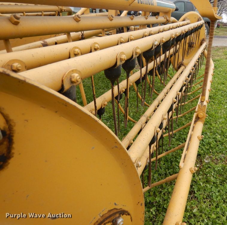 image for item GY9056 Vermeer R23A hay rake