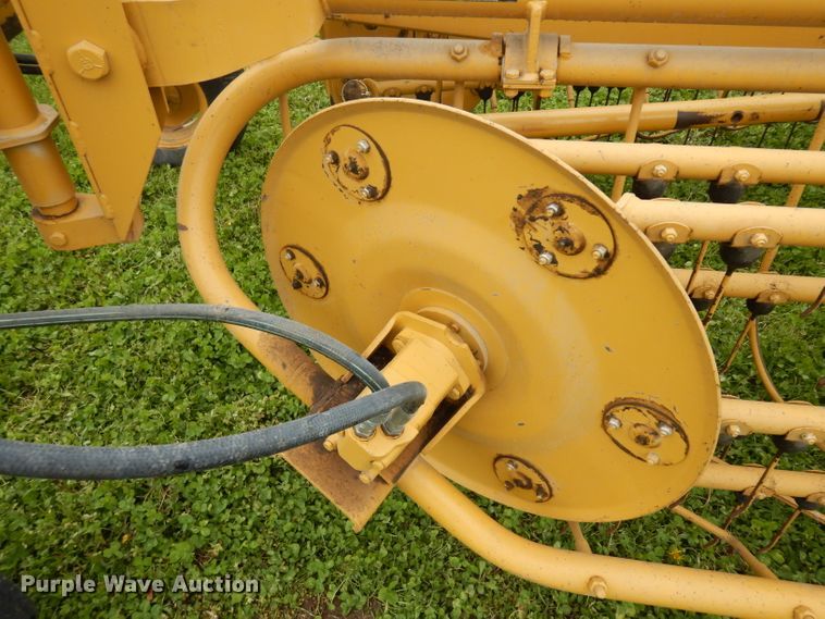 image for item GY9056 Vermeer R23A hay rake