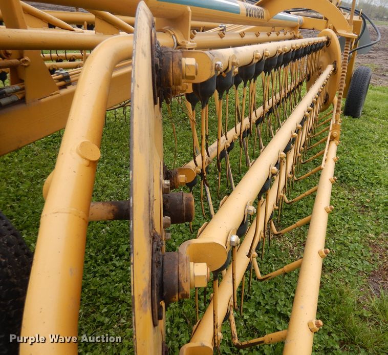 image for item GY9056 Vermeer R23A hay rake