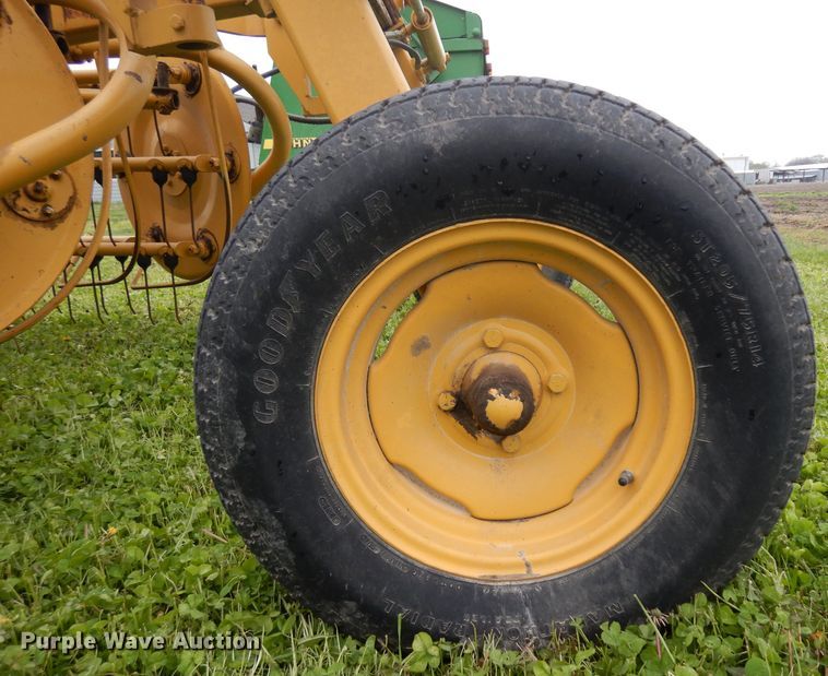 image for item GY9056 Vermeer R23A hay rake