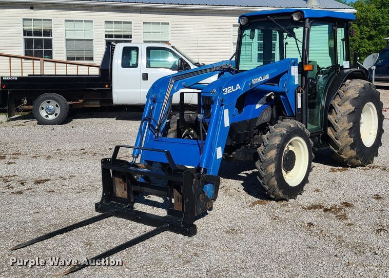 image for item K5828 2004 New Holland TN75DA tractor