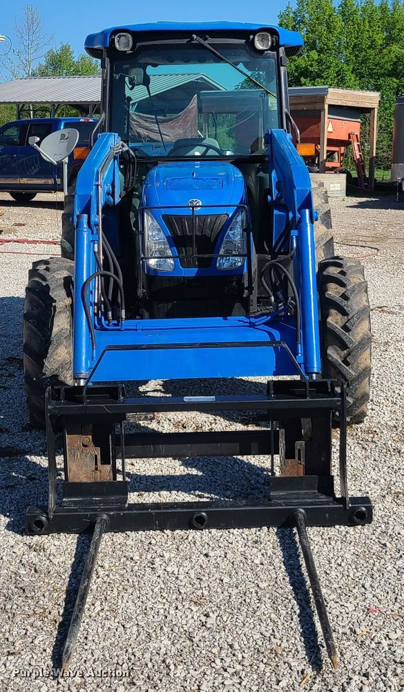 image for item K5828 2004 New Holland TN75DA tractor