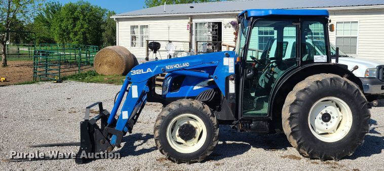 image for item K5828 2004 New Holland TN75DA tractor