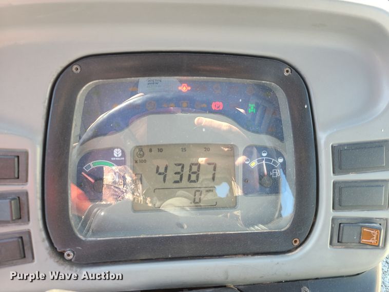 image for item K5828 2004 New Holland TN75DA tractor