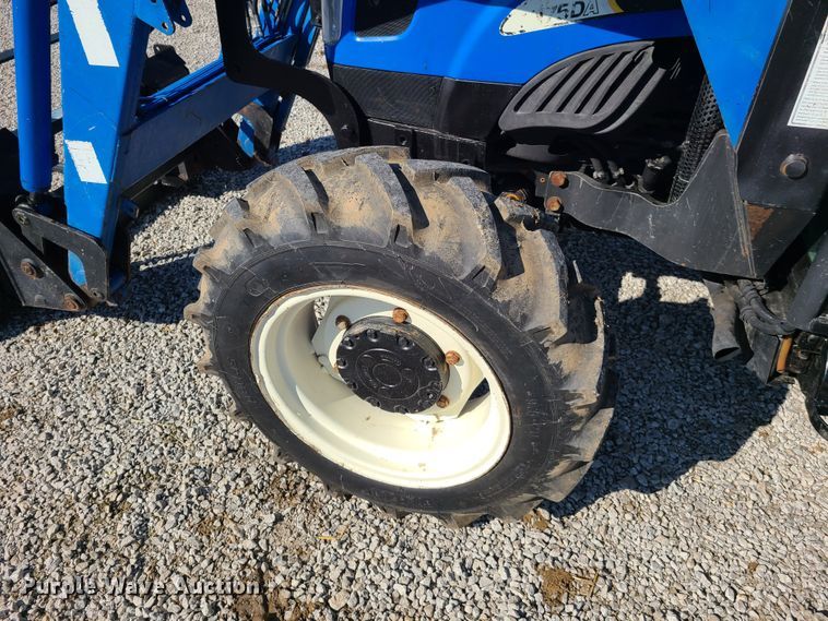 image for item K5828 2004 New Holland TN75DA tractor