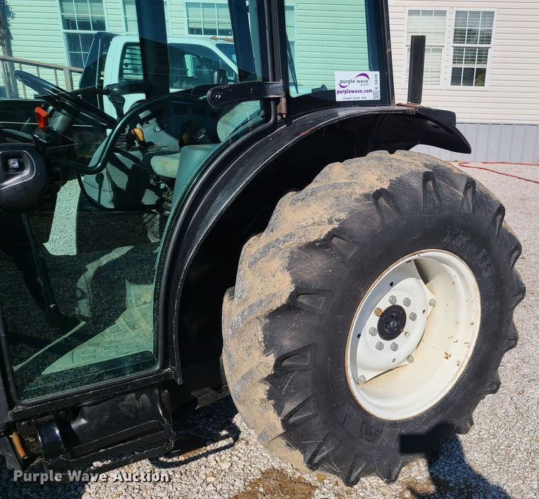 image for item K5828 2004 New Holland TN75DA tractor