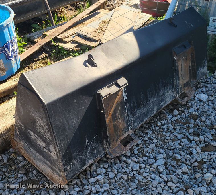 image for item K5828 2004 New Holland TN75DA tractor