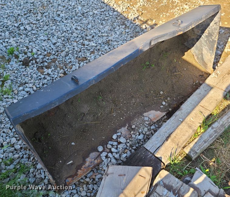 image for item K5828 2004 New Holland TN75DA tractor