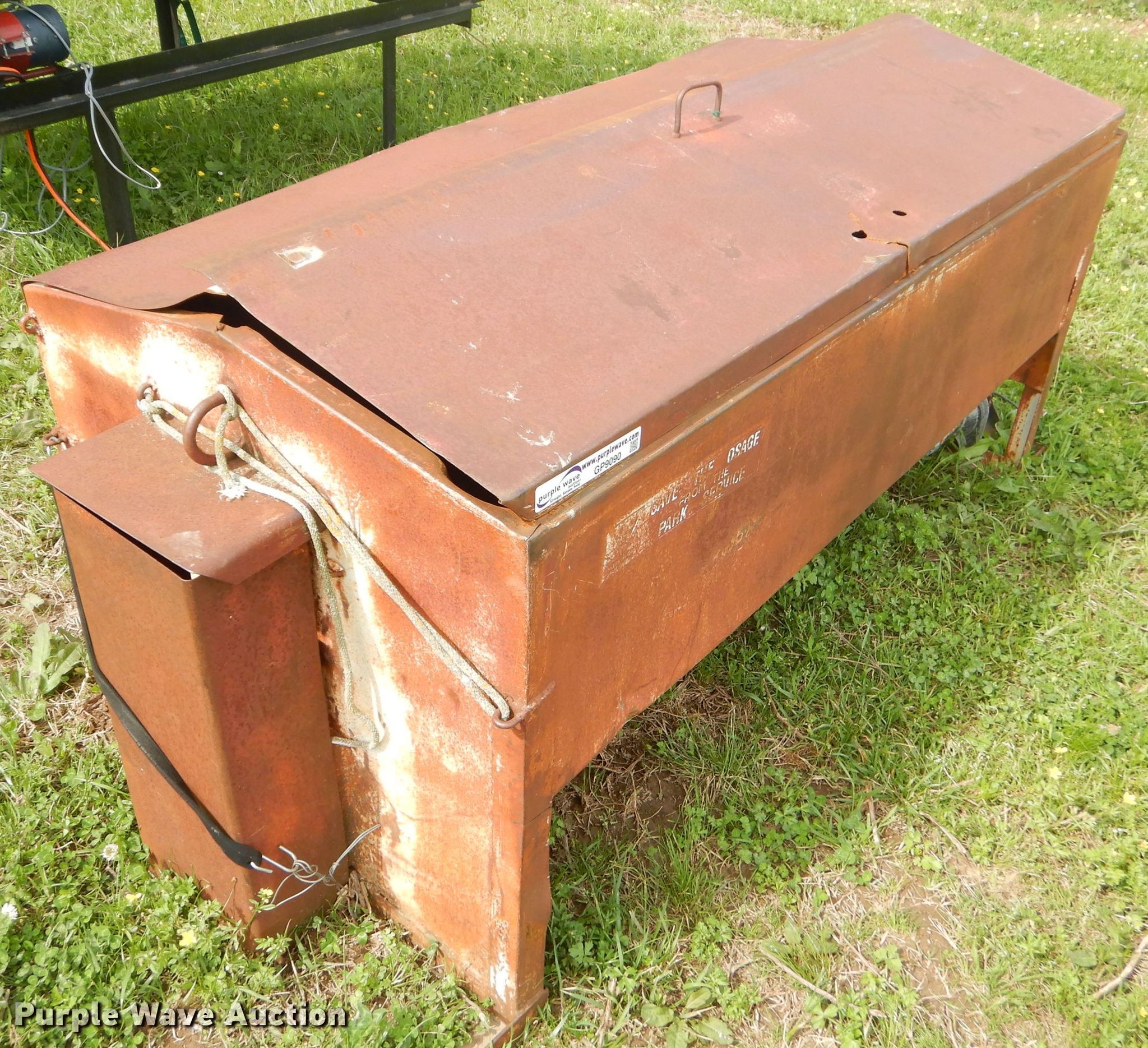 Steel cake feeder in Spavinaw, OK Item GP9090 sold Purple Wave