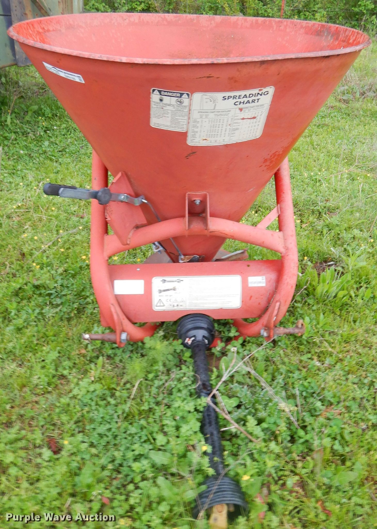 2007 Cosmo spreader in Spavinaw, OK | Item GP9100 sold | Purple Wave