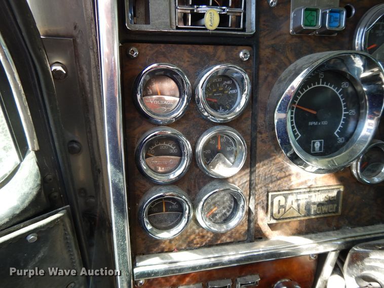 image for item DE5590 1998 Kenworth W900 semi truck