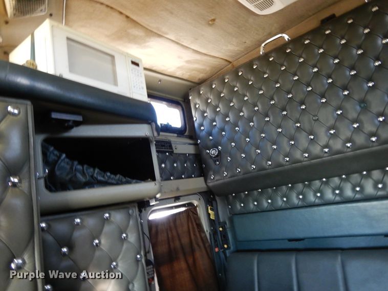 image for item DE5590 1998 Kenworth W900 semi truck