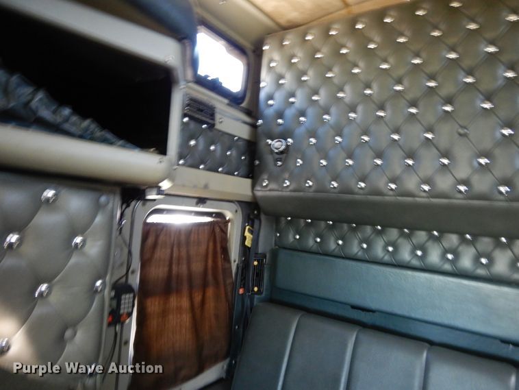 image for item DE5590 1998 Kenworth W900 semi truck