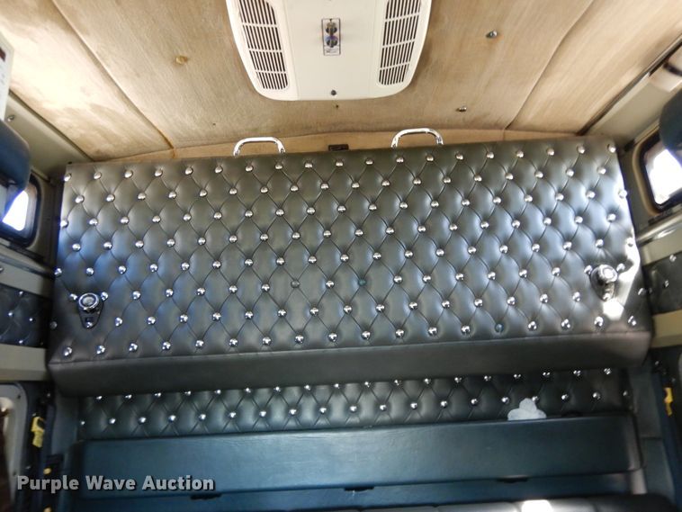 image for item DE5590 1998 Kenworth W900 semi truck