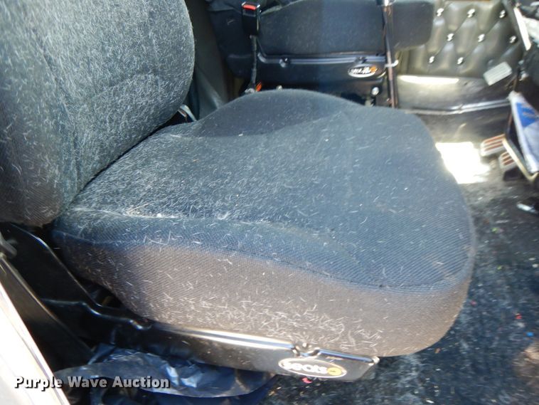 image for item DE5590 1998 Kenworth W900 semi truck