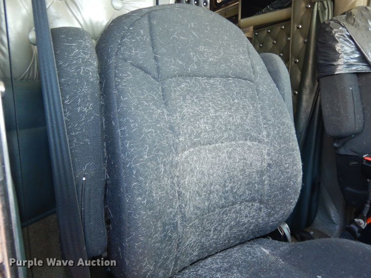 image for item DE5590 1998 Kenworth W900 semi truck