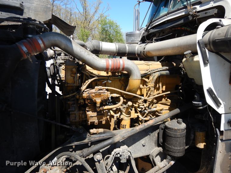 image for item DE5590 1998 Kenworth W900 semi truck