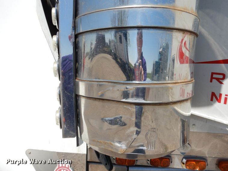 image for item DE5590 1998 Kenworth W900 semi truck