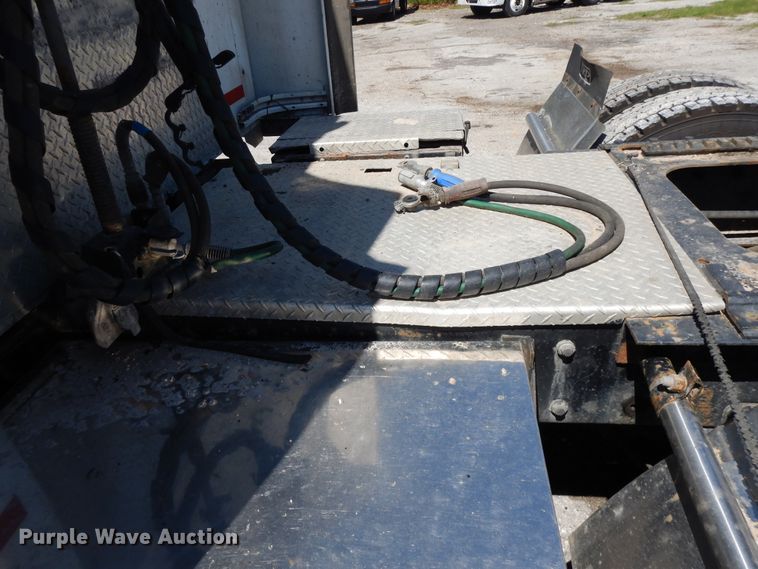 image for item DE5590 1998 Kenworth W900 semi truck