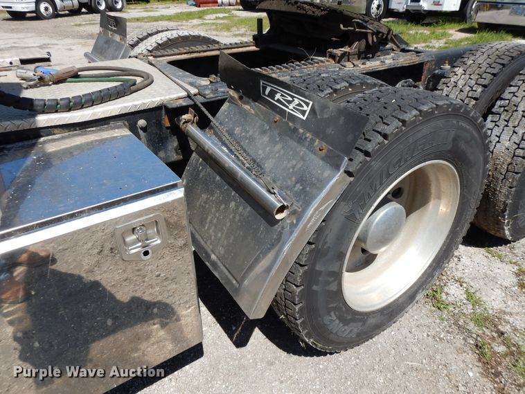 image for item DE5590 1998 Kenworth W900 semi truck