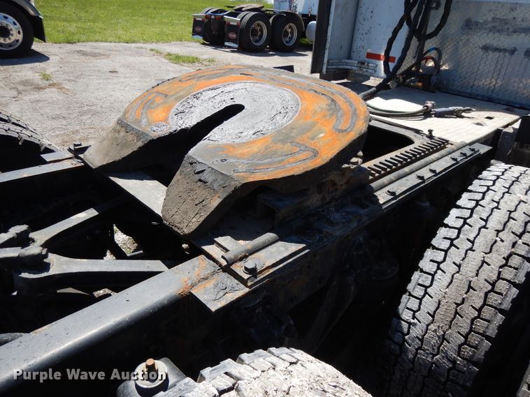 image for item DE5590 1998 Kenworth W900 semi truck