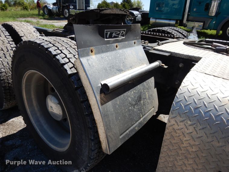 image for item DE5590 1998 Kenworth W900 semi truck