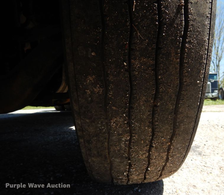 image for item DE5590 1998 Kenworth W900 semi truck