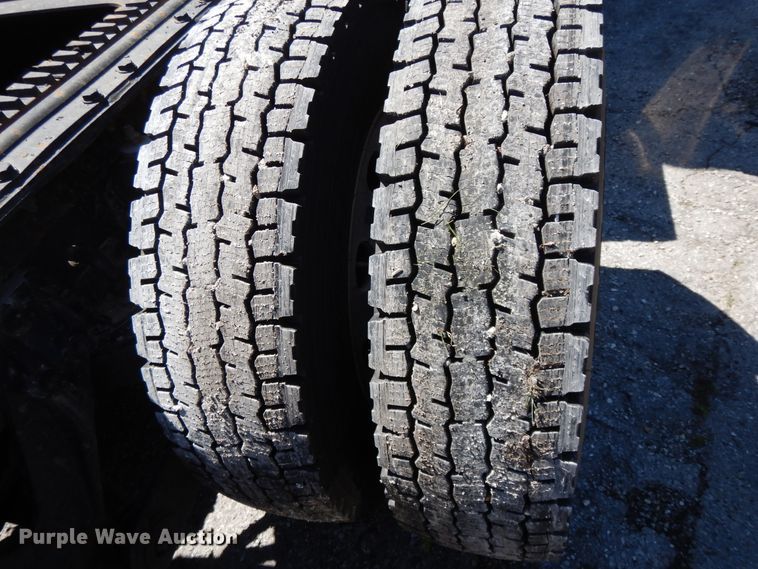 image for item DE5590 1998 Kenworth W900 semi truck