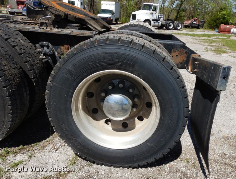 image for item DE5590 1998 Kenworth W900 semi truck