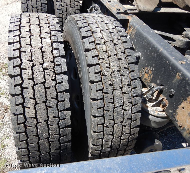 image for item DE5590 1998 Kenworth W900 semi truck