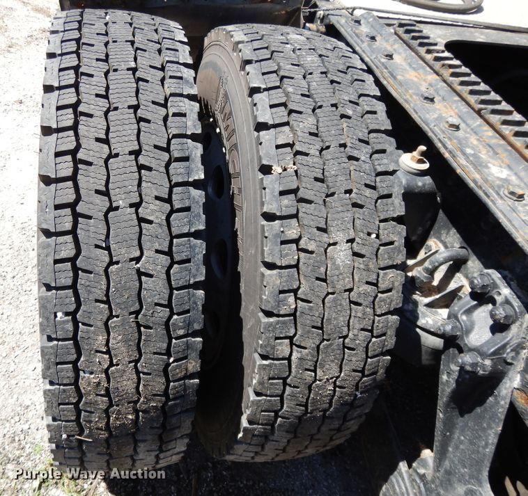 image for item DE5590 1998 Kenworth W900 semi truck