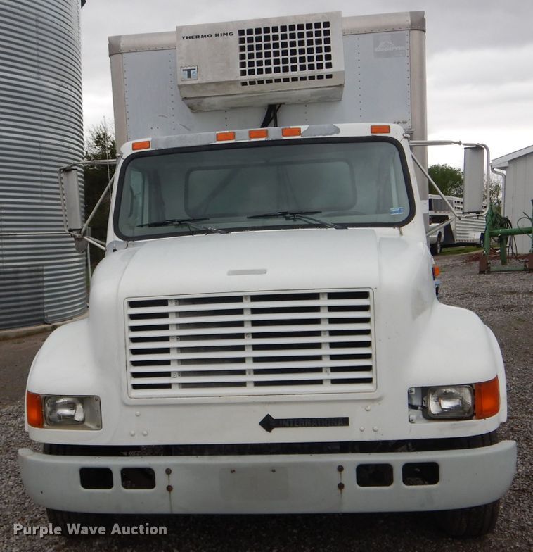 image for item DF3107 1997 International 4700 box truck