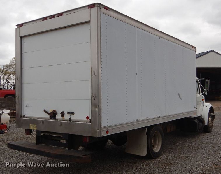 image for item DF3107 1997 International 4700 box truck