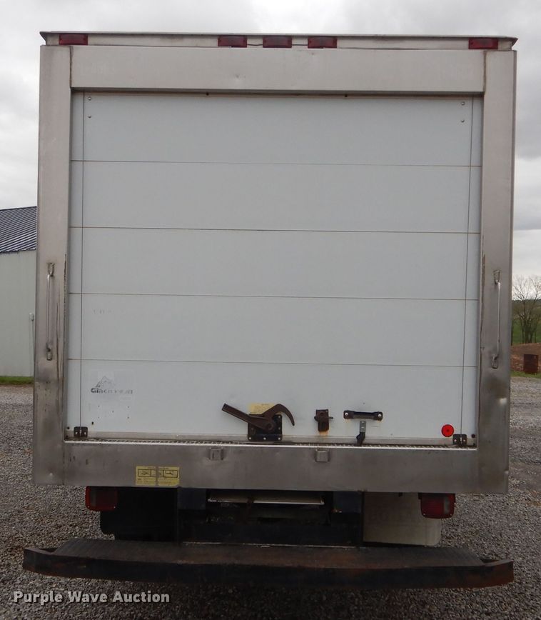 image for item DF3107 1997 International 4700 box truck