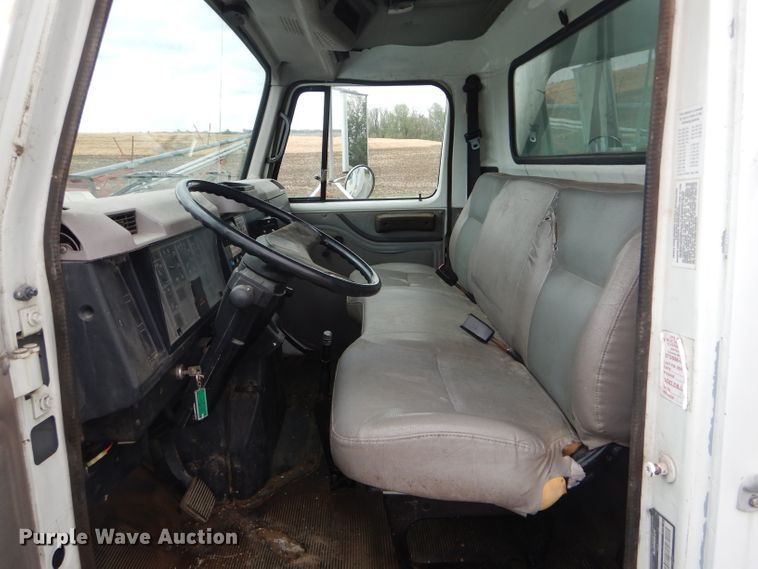 image for item DF3107 1997 International 4700 box truck