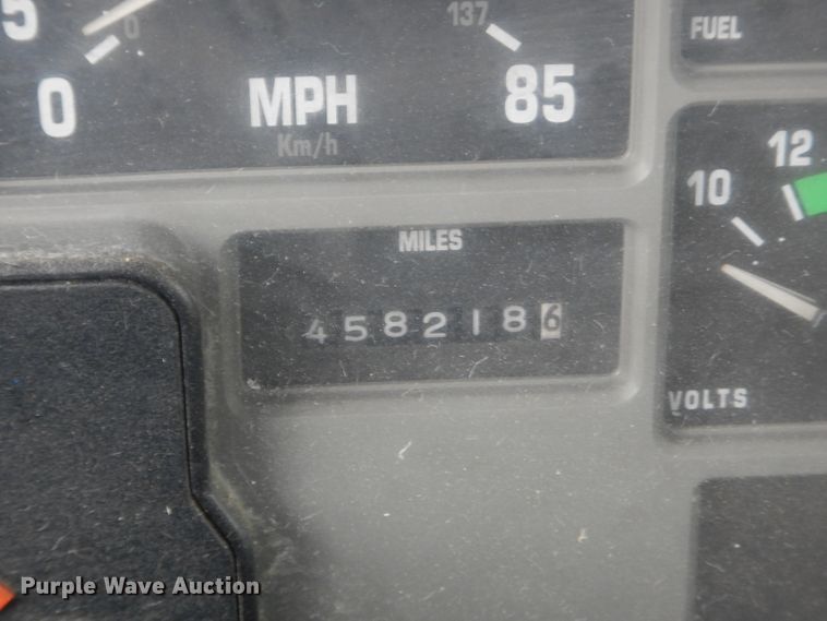 image for item DF3107 1997 International 4700 box truck