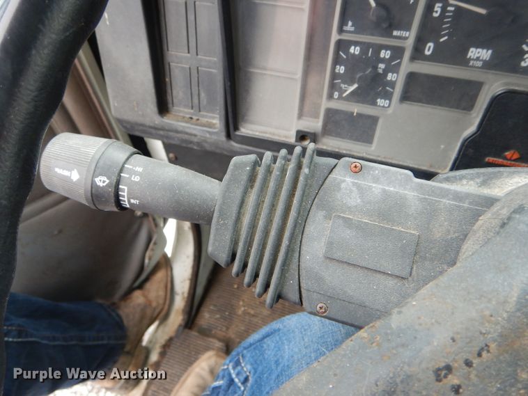 image for item DF3107 1997 International 4700 box truck