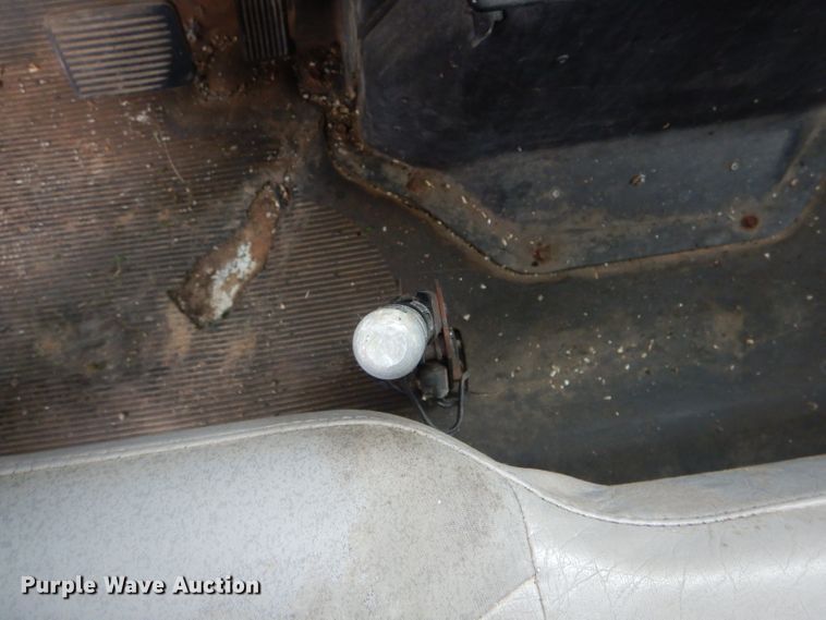 image for item DF3107 1997 International 4700 box truck