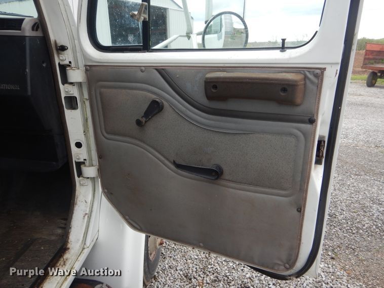 image for item DF3107 1997 International 4700 box truck