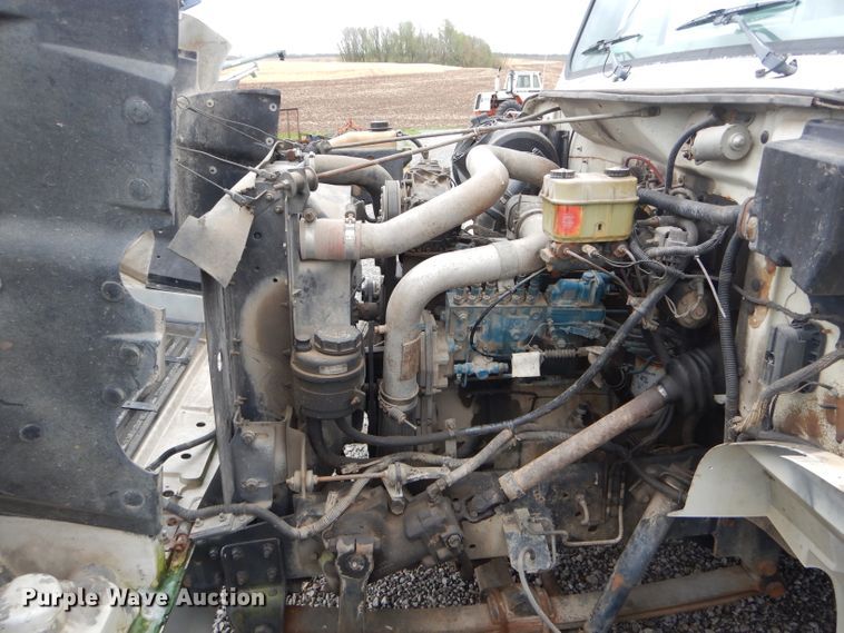 image for item DF3107 1997 International 4700 box truck