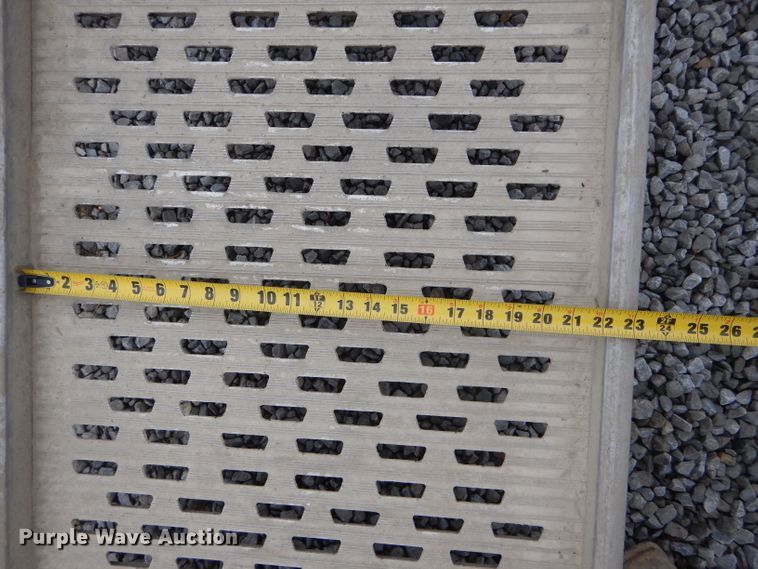 image for item DF3107 1997 International 4700 box truck