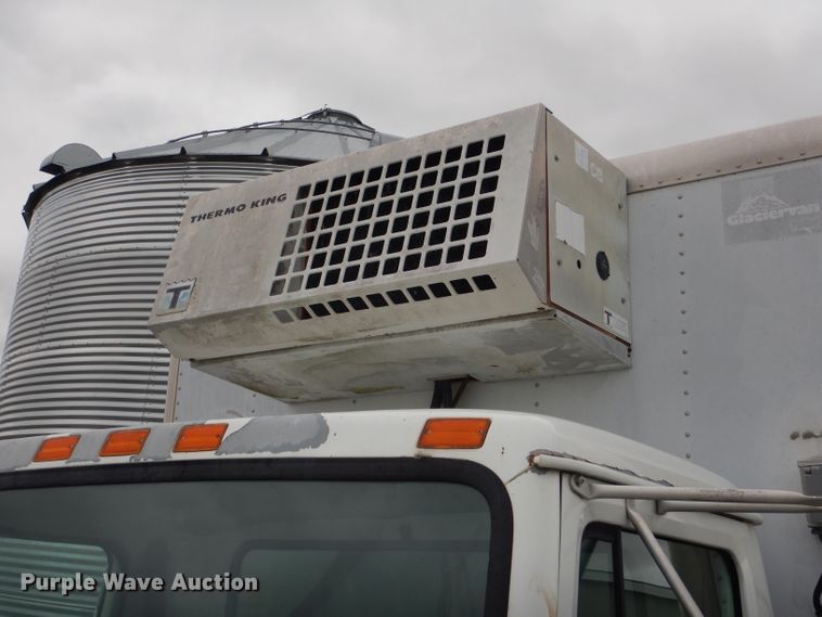 image for item DF3107 1997 International 4700 box truck