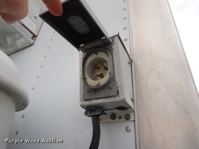 image for item DF3107 1997 International 4700 box truck