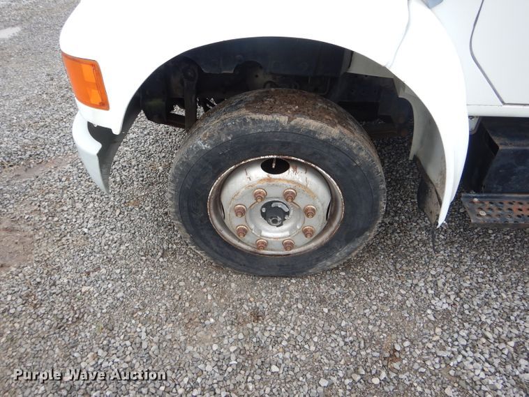 image for item DF3107 1997 International 4700 box truck